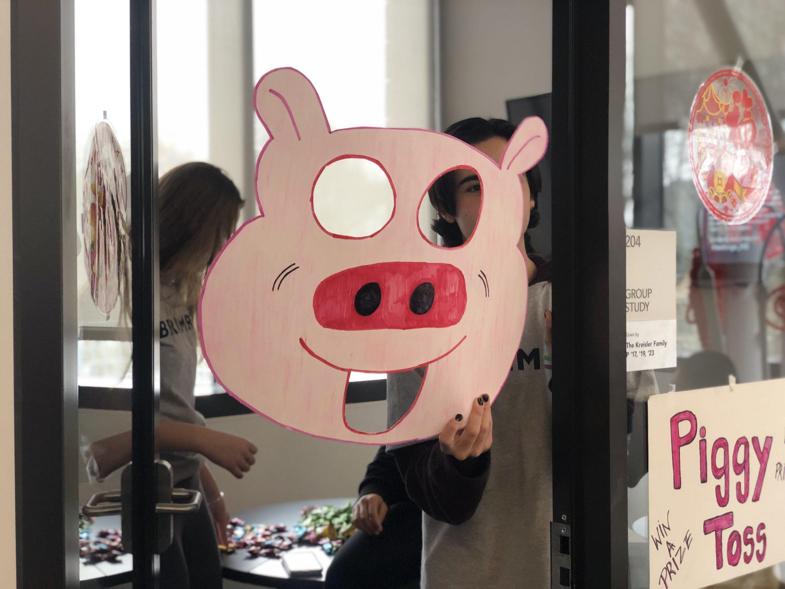 The+annual+event+attracted+large+crowds+to+celebrate+the+Year+of+the+Pig.+