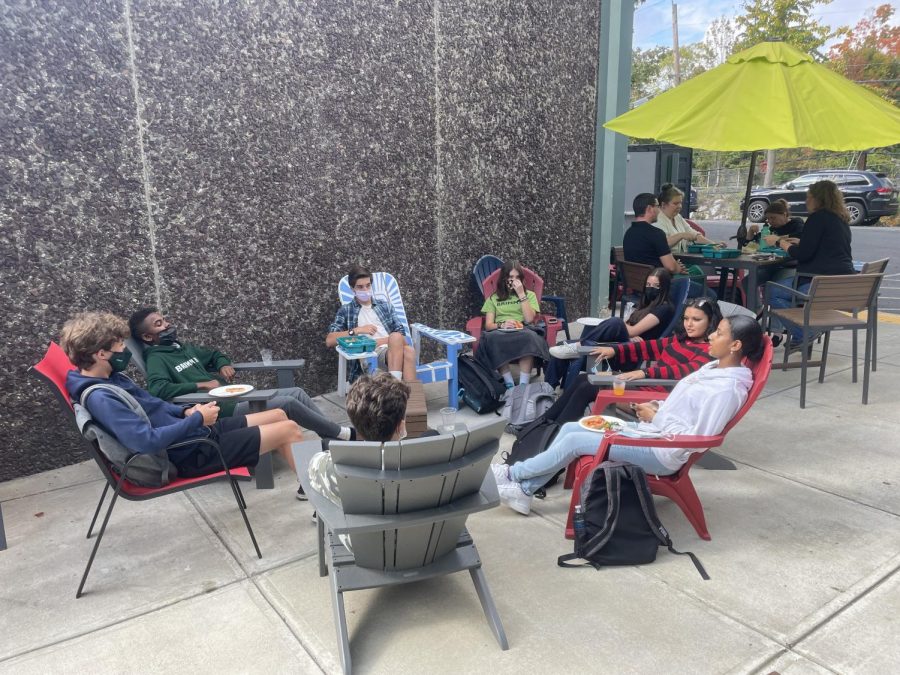 Outdoor lunch area. 