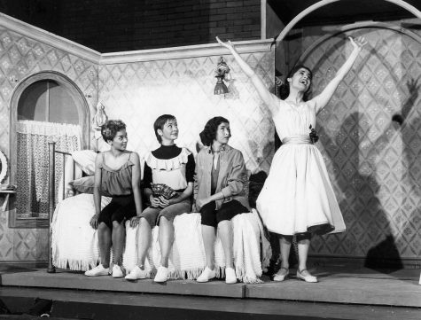 L-R: Elizabeth Taylor, Carmen Guitterez, Marilyn Cooper, and Carol Lawrence from the original Broadway cast sing I Feel Pretty (1957).