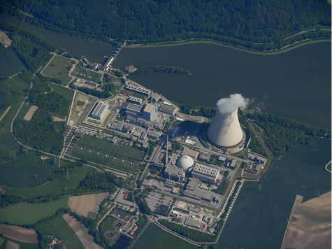 Isar II power plant at work. Photo courtesy of Wikimedia Commons.
