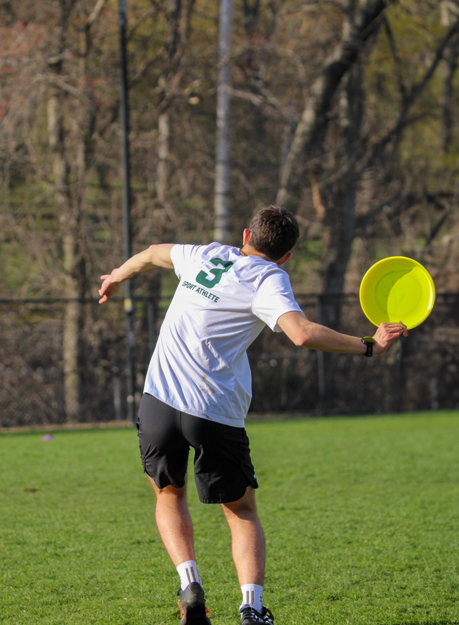 The team boasts a record-high 16 players—five from the Middle School and 11 from the Upper School. 