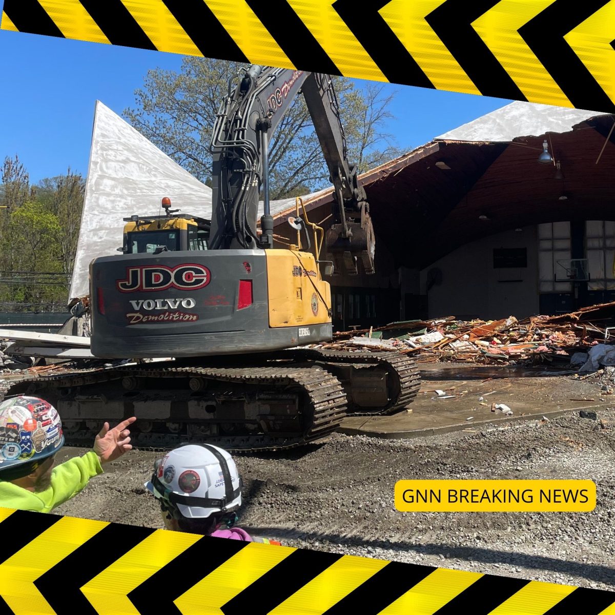 BREAKING: Students Witness Demolition of Thompson Gym