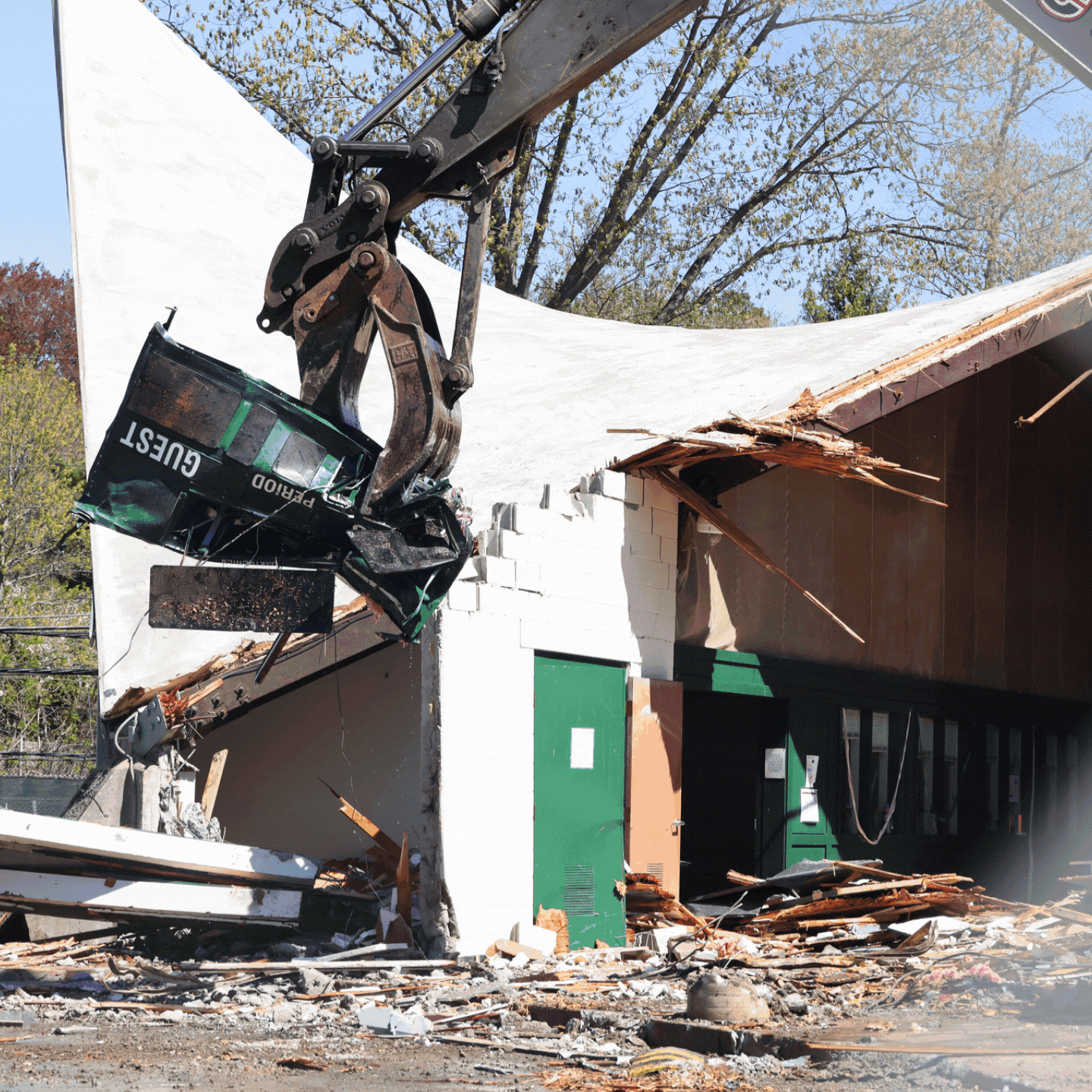 Spring Sports teams persevere despite challenges from the loss of the Thompson Gymnasium. 