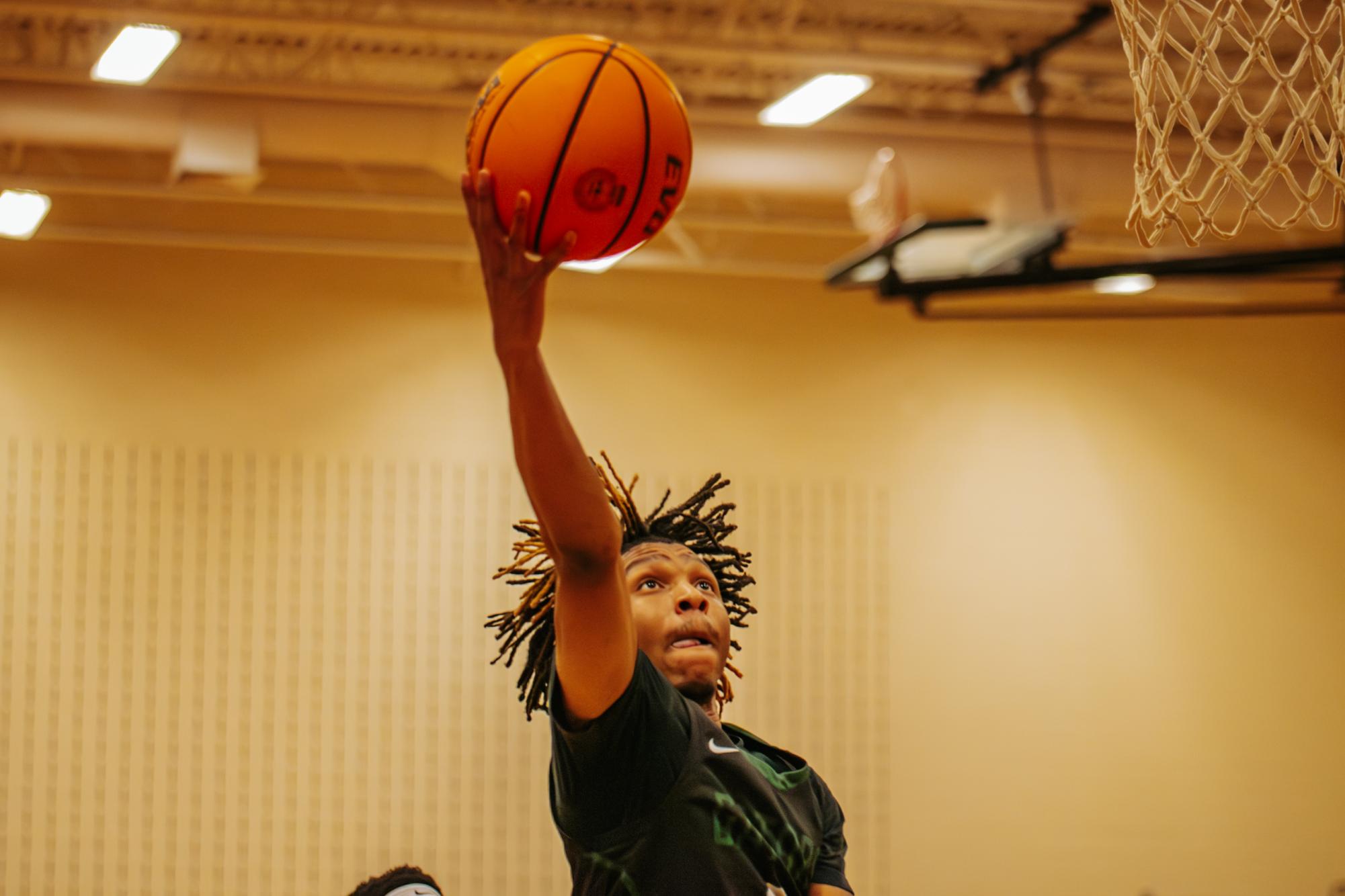 Photos: V. Boys Fall to St. Andrew's (66-53)
